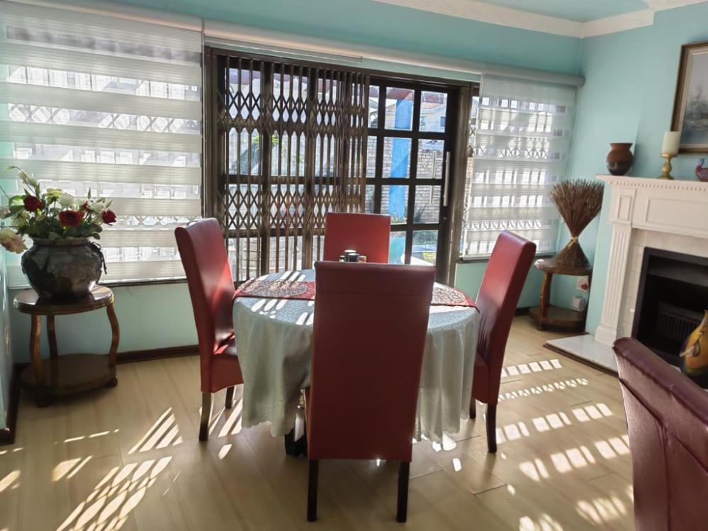Obaa Sima Guest House Мтата Экстерьер фото