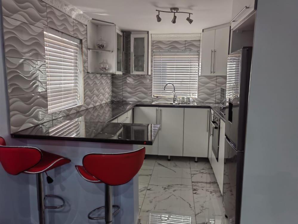 Obaa Sima Guest House Мтата Экстерьер фото