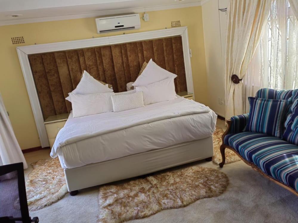 Obaa Sima Guest House Мтата Экстерьер фото