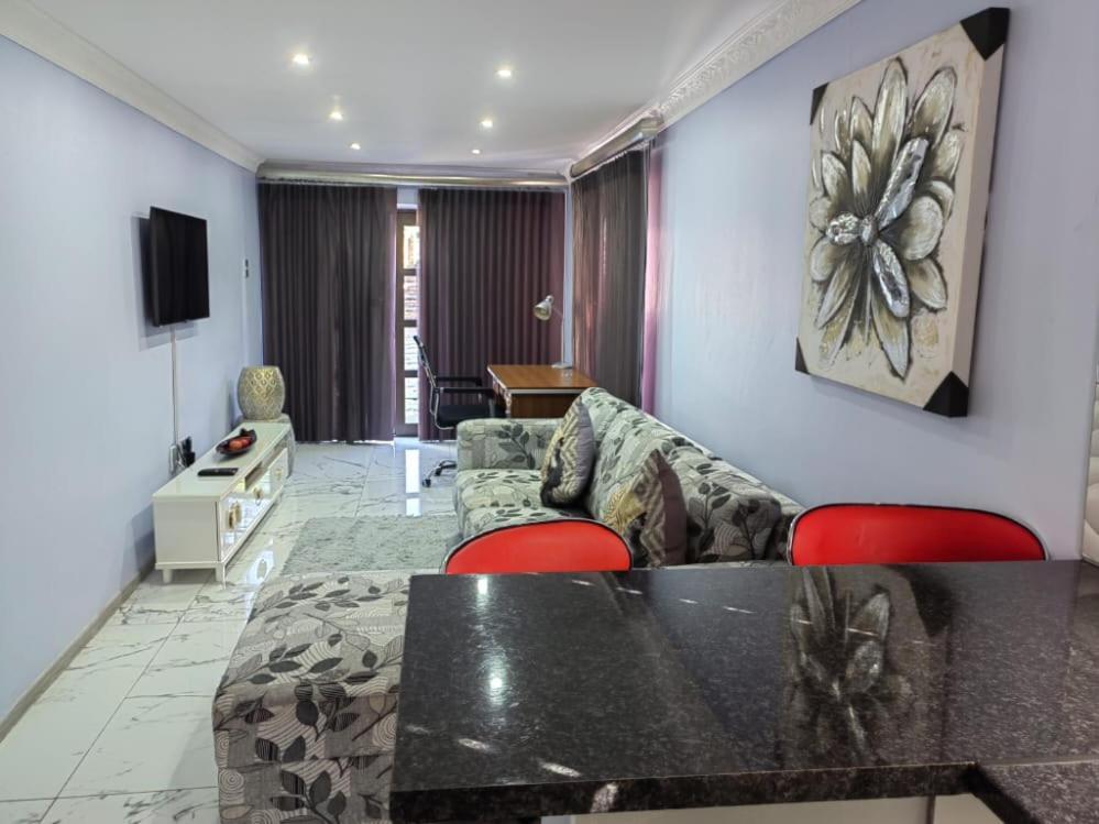Obaa Sima Guest House Мтата Экстерьер фото