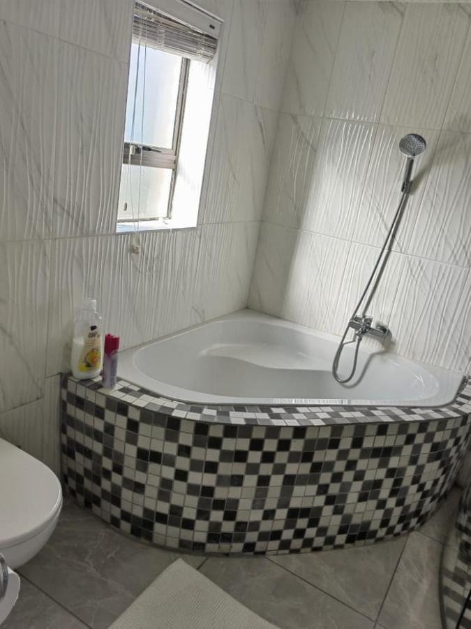 Obaa Sima Guest House Мтата Экстерьер фото