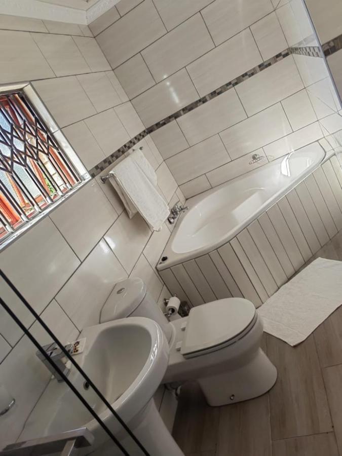 Obaa Sima Guest House Мтата Экстерьер фото