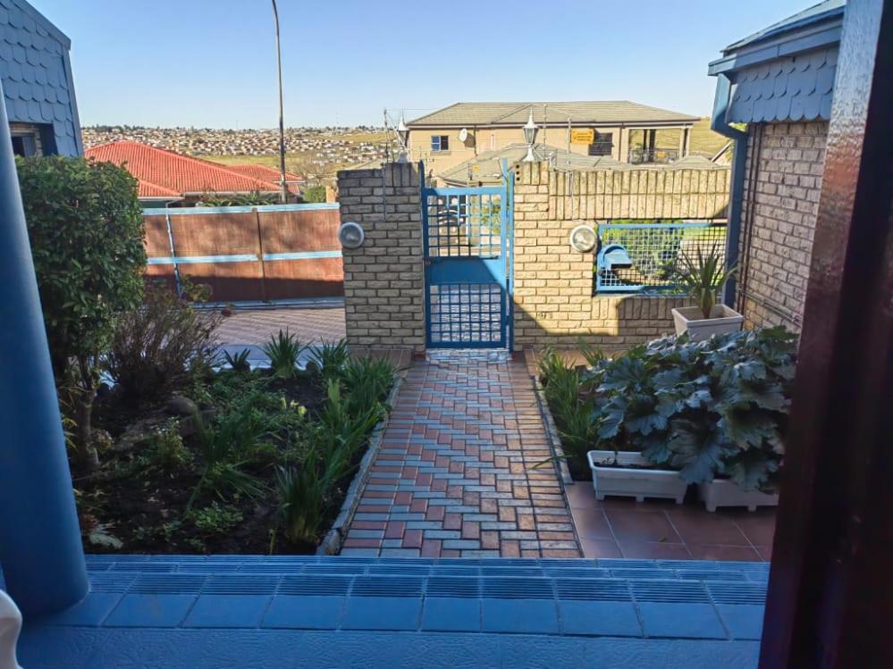 Obaa Sima Guest House Мтата Экстерьер фото